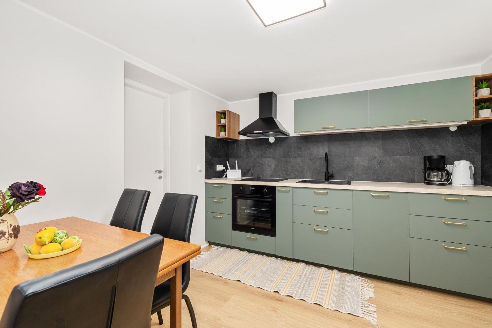 Apartment Bright Chic Getaway In The Heart Of The *