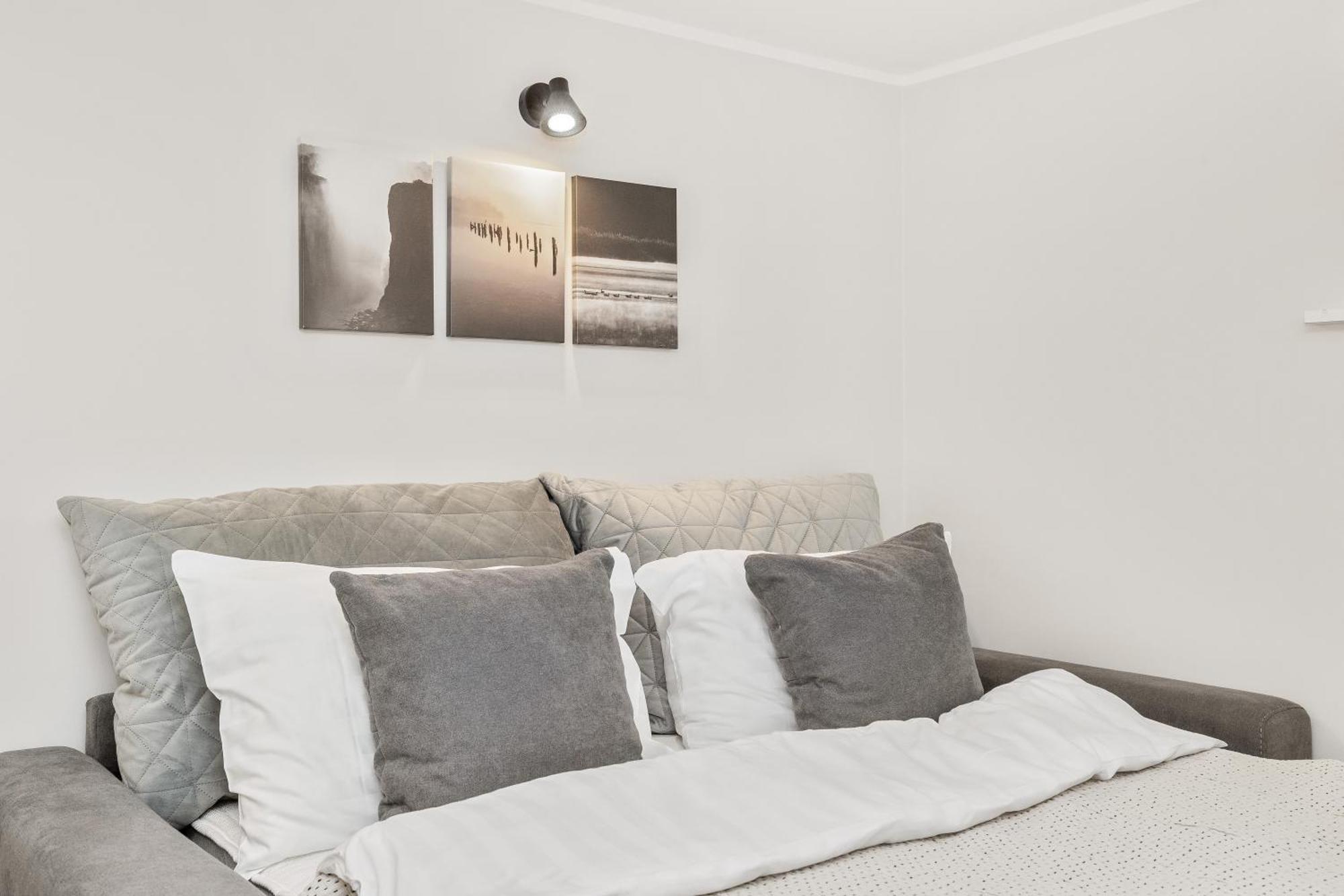 Apartment Bright Chic Getaway In The Heart Of The